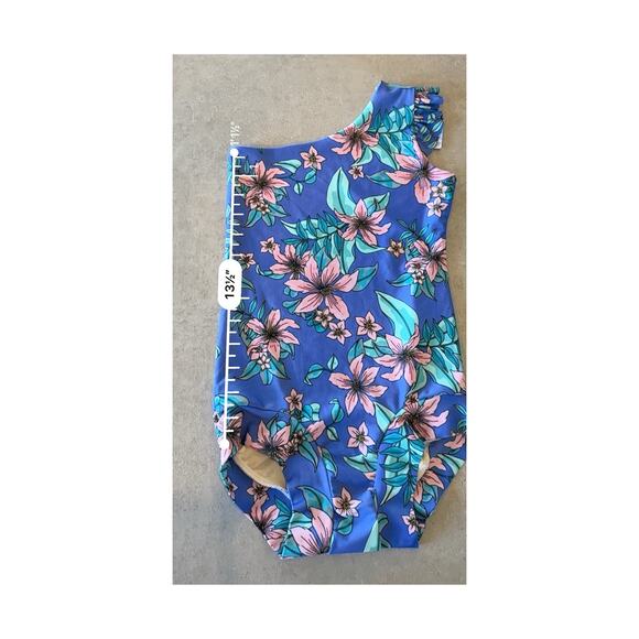 Busy Bod Leo or swim - Picture 2 of 5